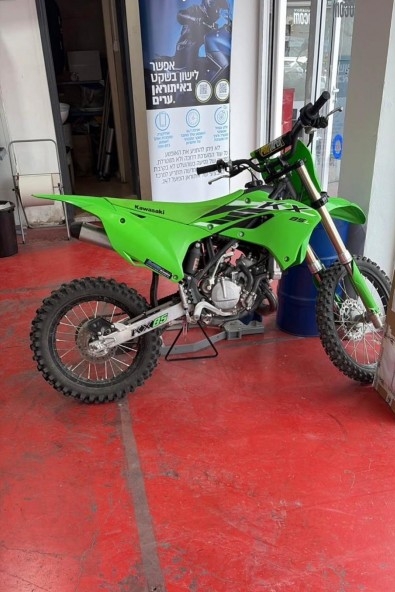 קוואסאקי (Kawasaki) KX85 מודל 2025 יד 0<br>עם 100 ק"מ  בנזין, היברידי (אוטומט)